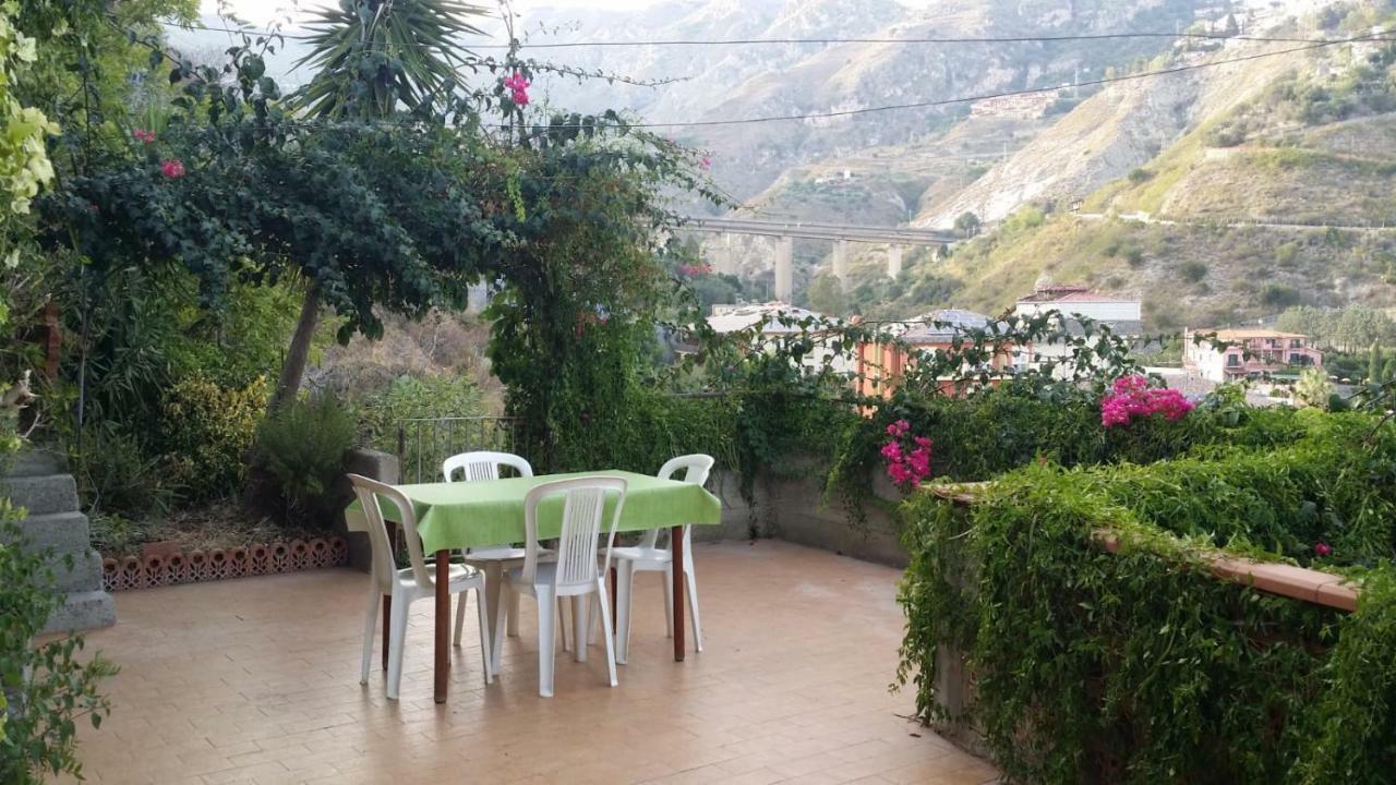 Baia Taormina Apartment Giardini-Naxos Extérieur photo